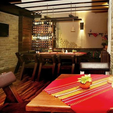 Riverside Family Hotel Yambol レストラン 写真