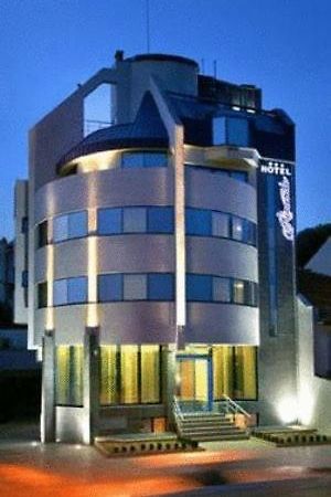 Riverside Family Hotel Yambol エクステリア 写真
