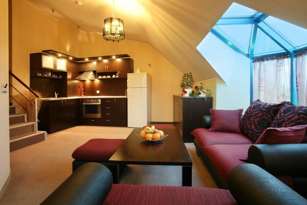 Riverside Family Hotel Yambol エクステリア 写真