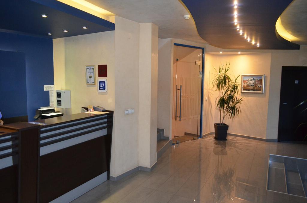 Riverside Family Hotel Yambol エクステリア 写真