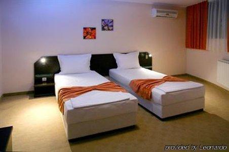 Riverside Family Hotel Yambol 部屋 写真