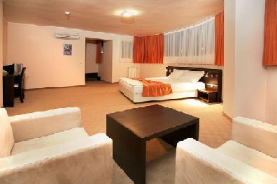 Riverside Family Hotel Yambol エクステリア 写真